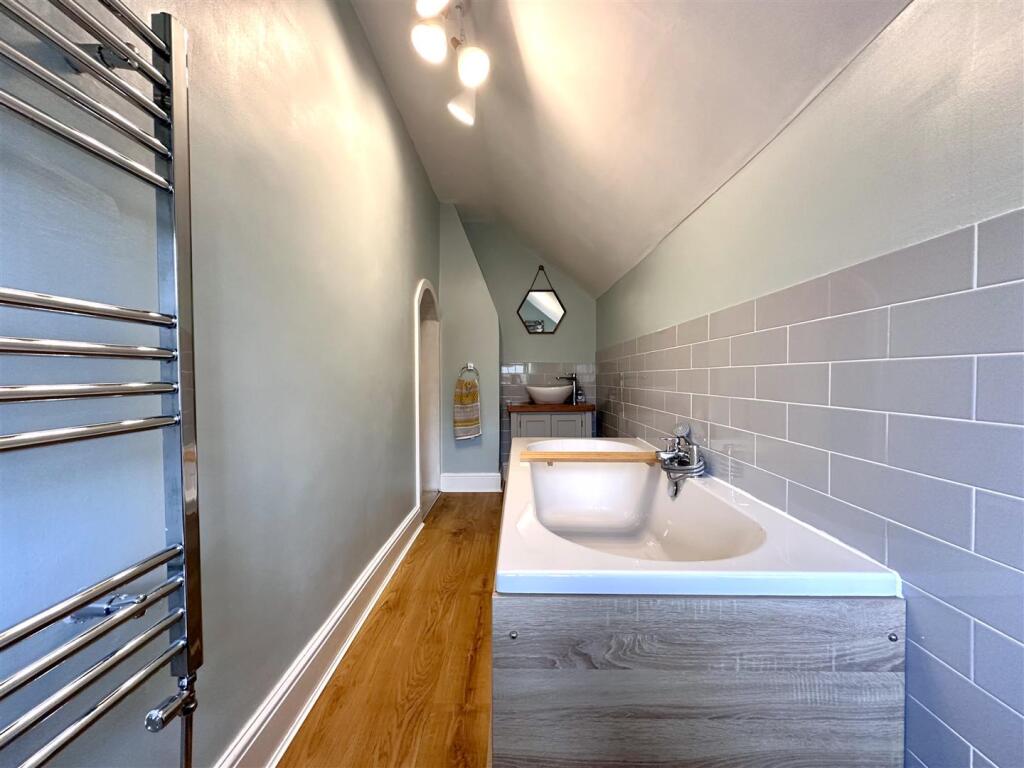 Bathroom Aspect Two 767