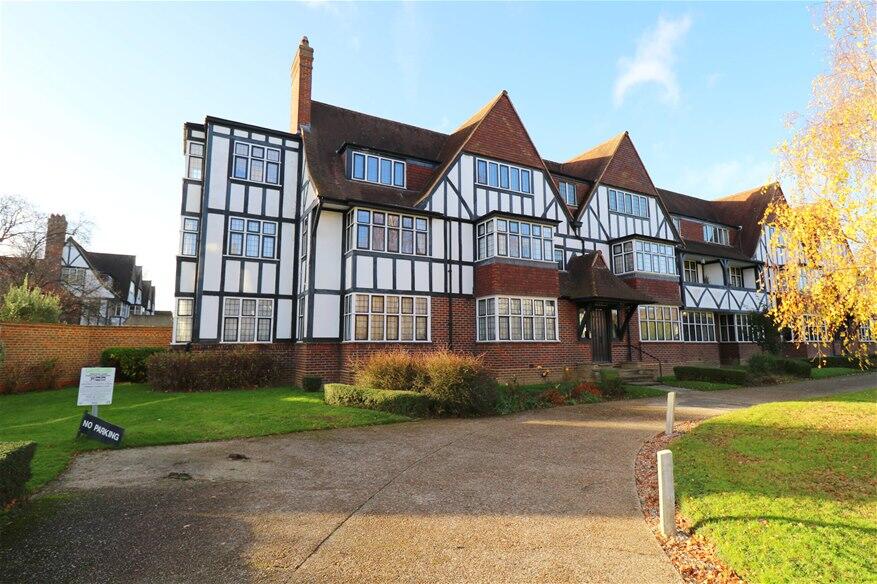Queens Drive, West Acton, West Acton, W3