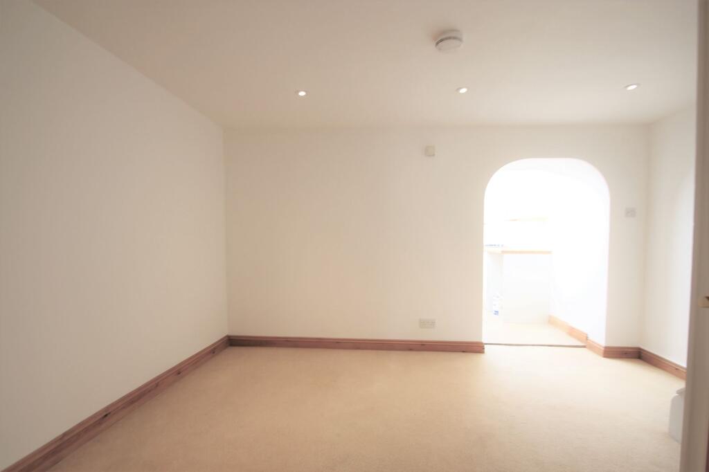 Open plan dining /kitchen