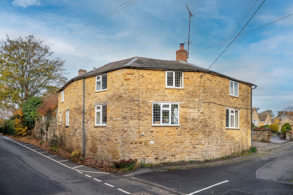 Astrop Road, Kings Sutton, Banbury, Northants OX17
