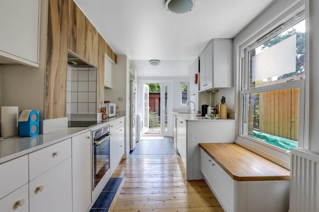 14-e5fcJHPropWorld - 38 Larkbere Road - 8.jpg