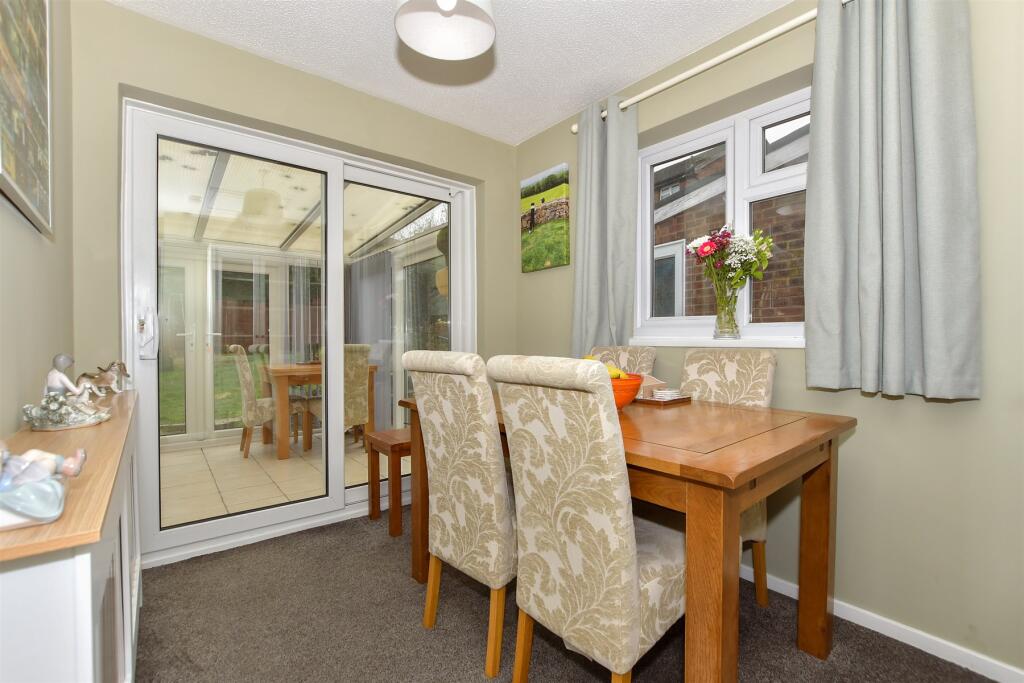 Dining Room/ Bedroom 2