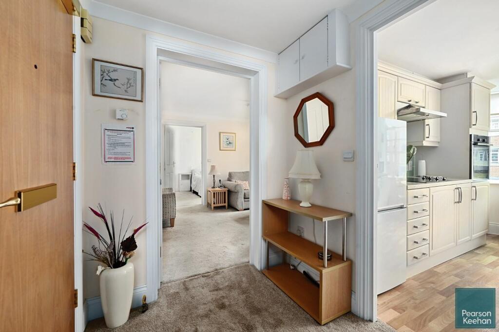 80 Harewood Court BN3 (9).jpg