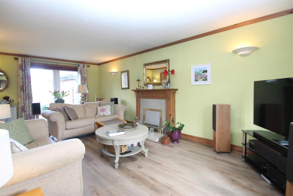 sitting room main.JPG