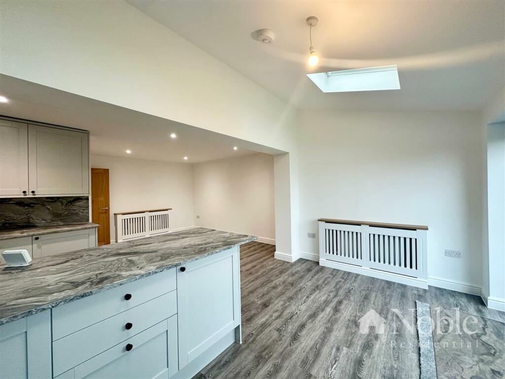 Open Plan Living/Kitchen/Dining Area