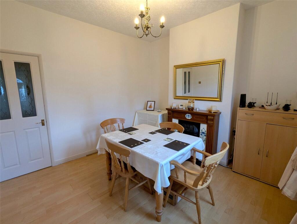 Living Room (2)