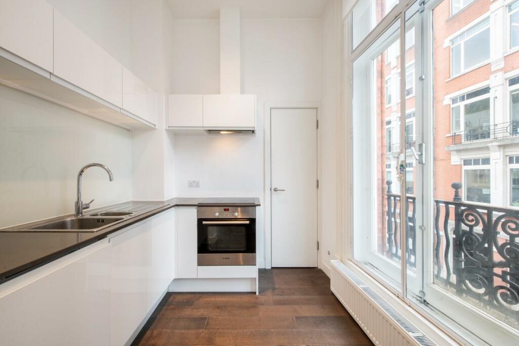 KITCHEN 1.jpg
