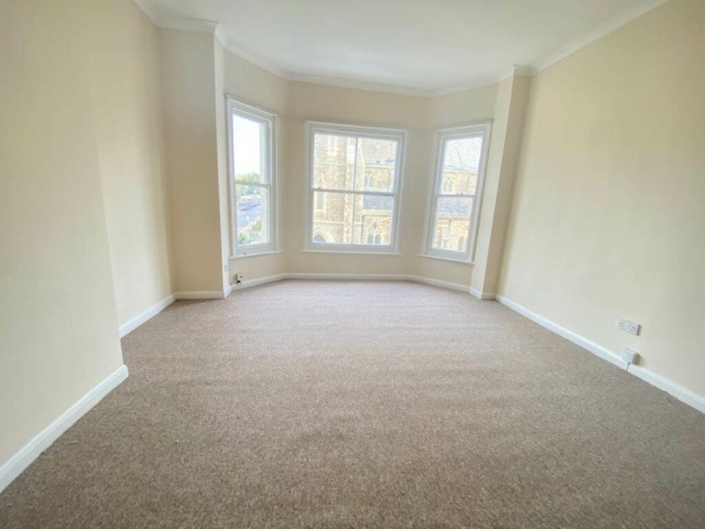 Sitting Room pic 2