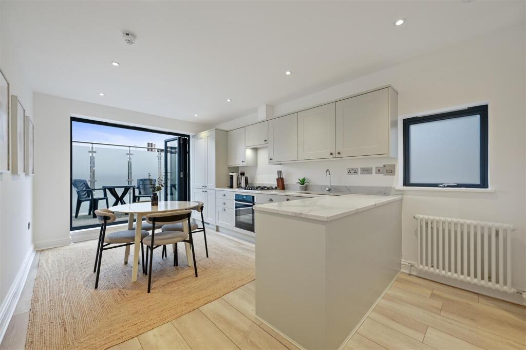 Bloemfontein Road - Kitchen3 (1).JPG