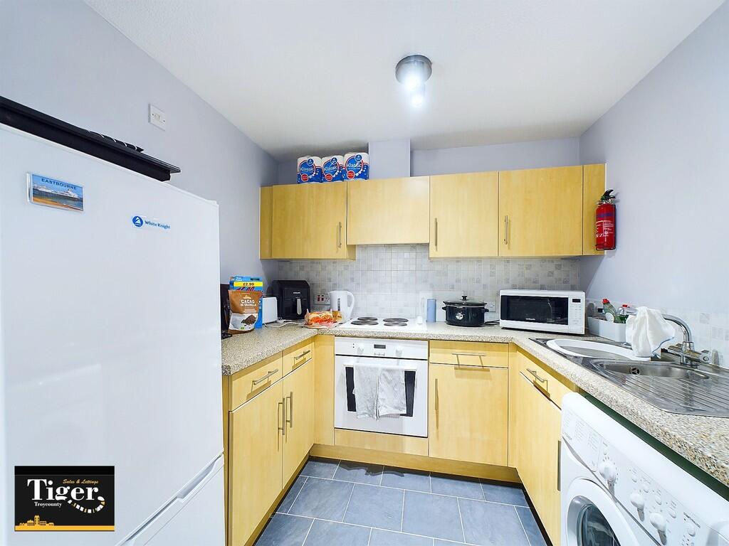 CAM02176G0-PR0488...