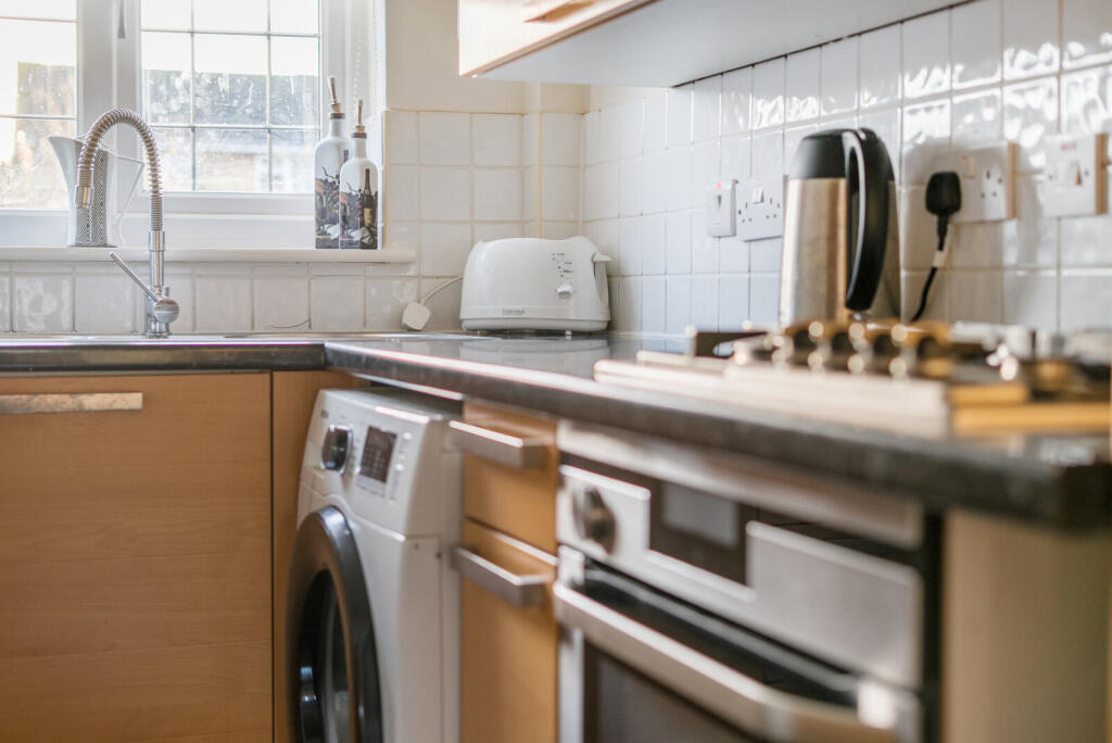 1394191-15-694574...