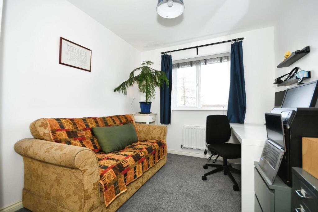 BEDROOM 4.jpg