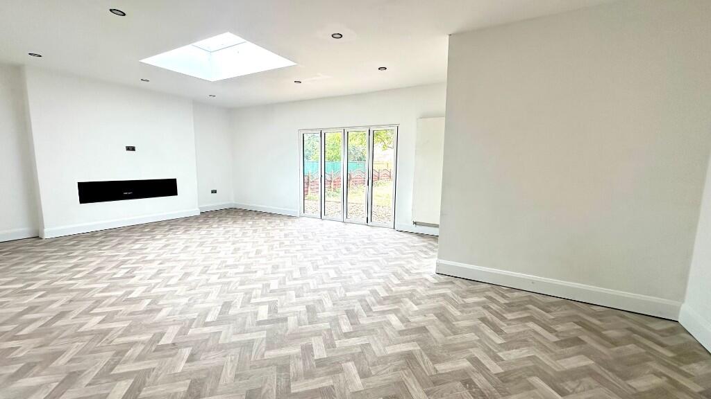 Lounge/Kitchen