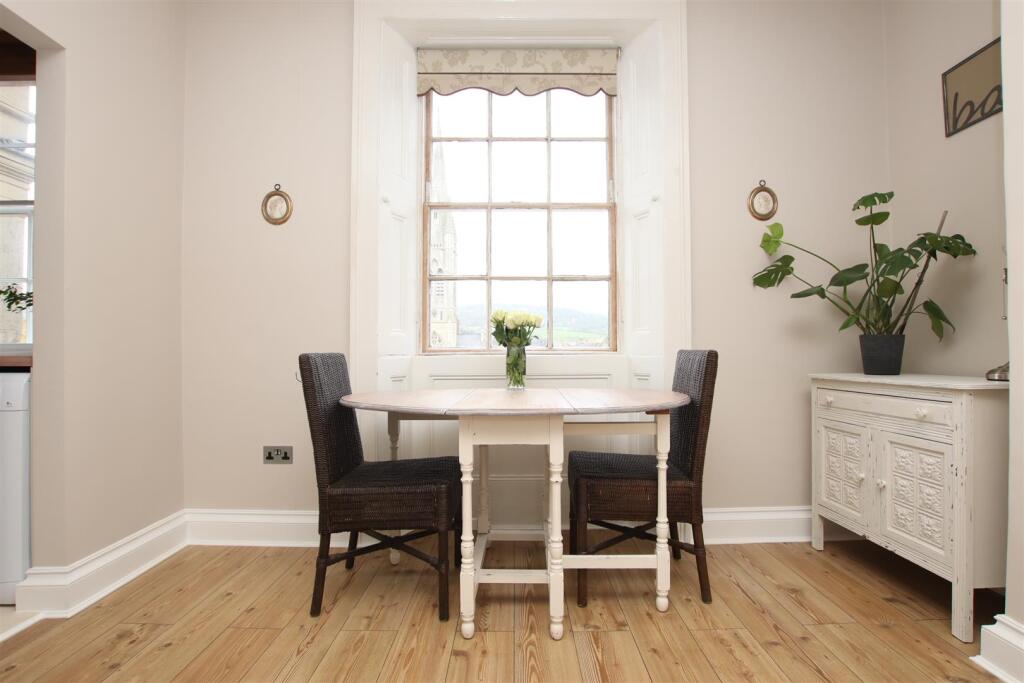 Dining area.JPG