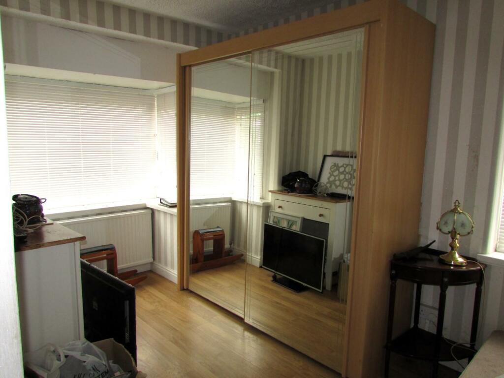 SchoolRd22bed2.JPG