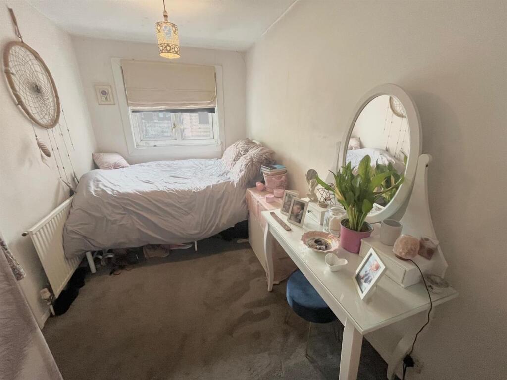 Bedroom 1.jpeg