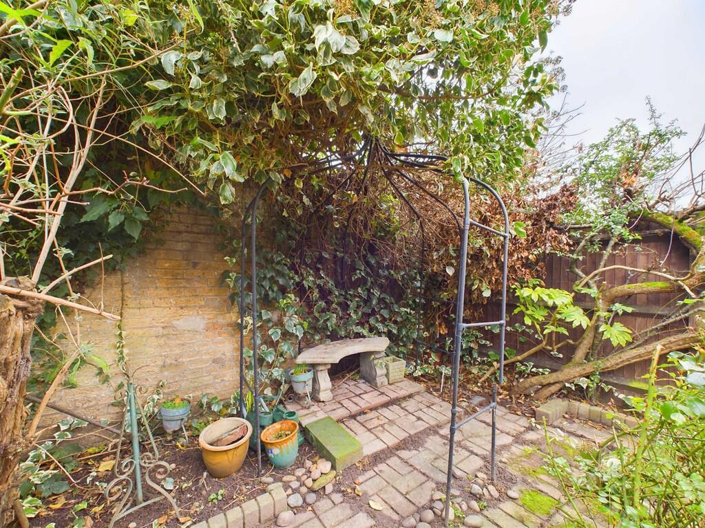 CAM03741G0-PR0058...