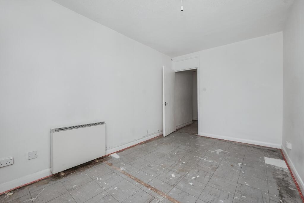 17 Halstead Close, Headcorn Drive, Canterbury, Kent, CT2 7UD