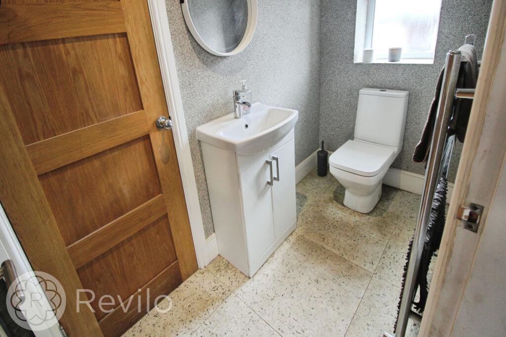 Jack&amp;Jill Bathroom