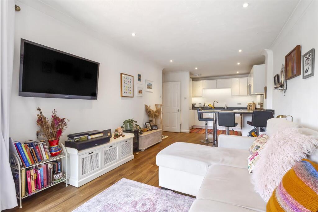 Mary's Place 19-009.JPG