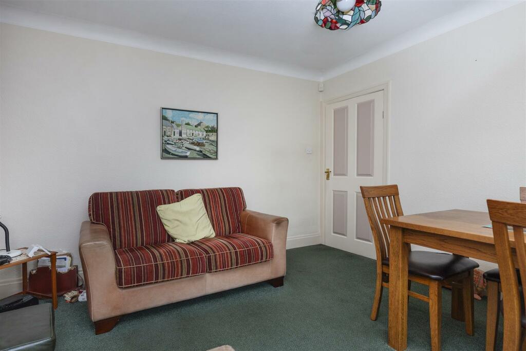 Bramleys Estate Agents - Exley Lane - Halifax (9).