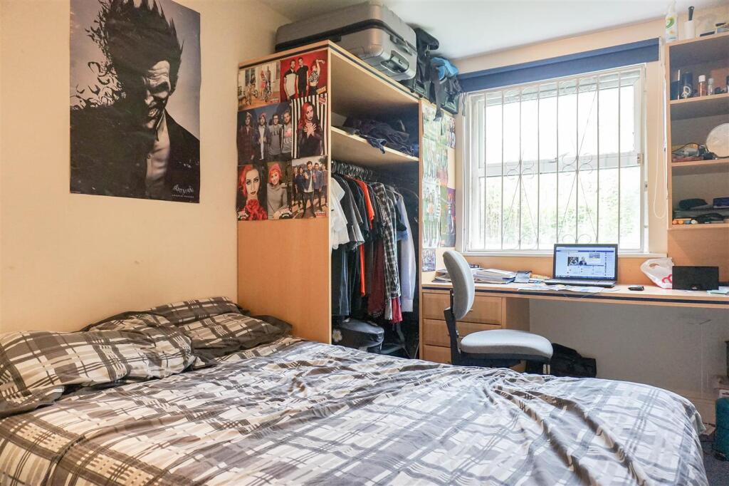 Flat 8 Headingley Rise, Welton Road, Leeds