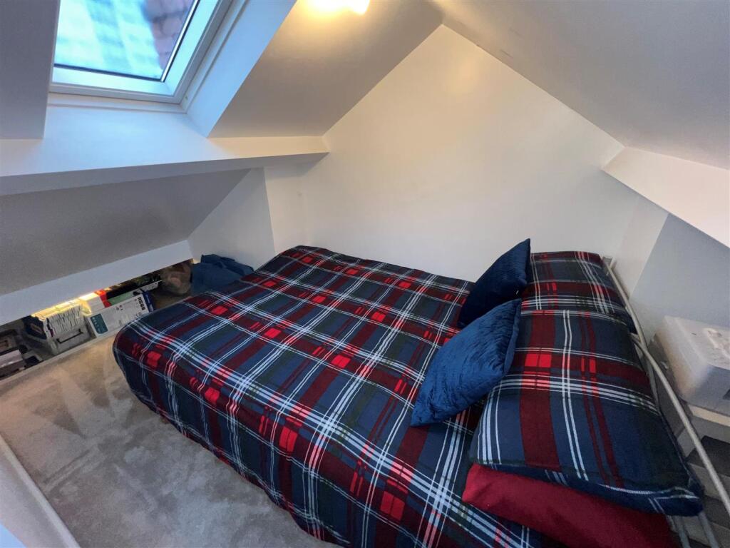 bed 3.jpg