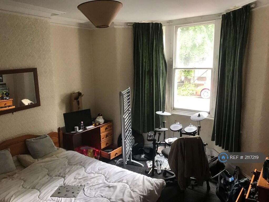 Bedroom 5 - 1