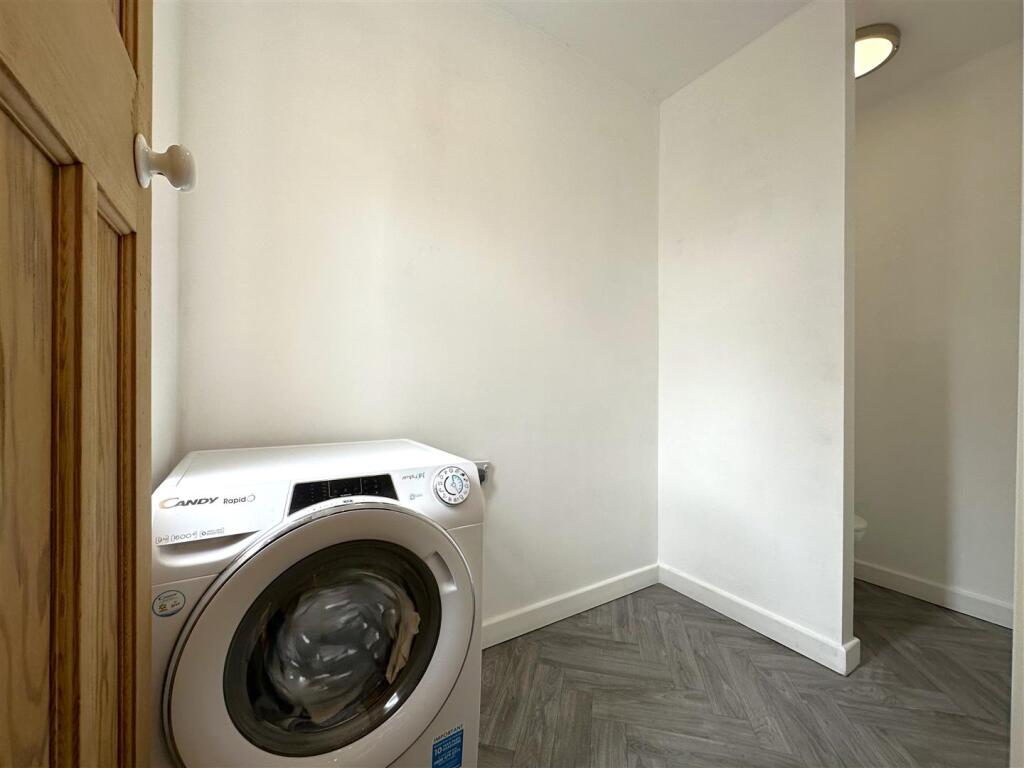 Utility Room 876