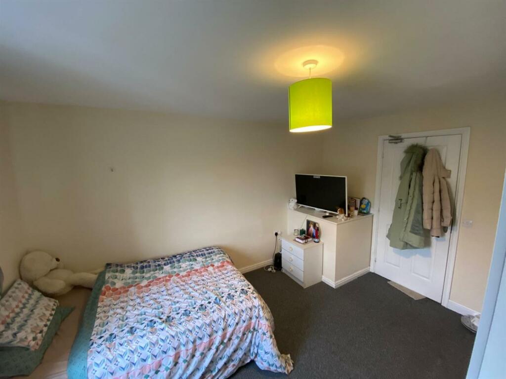 First Floor En-Suite Bedroom