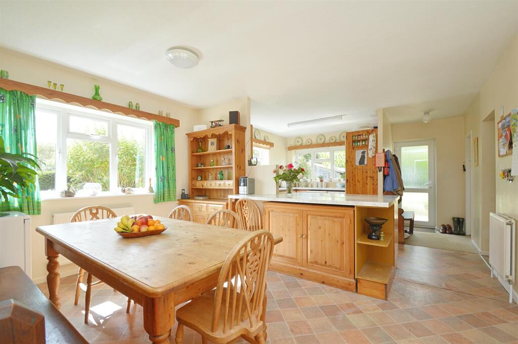 resizedKitchen2.jpg