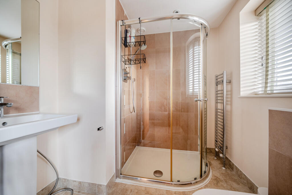 1381709-9-6915f20...