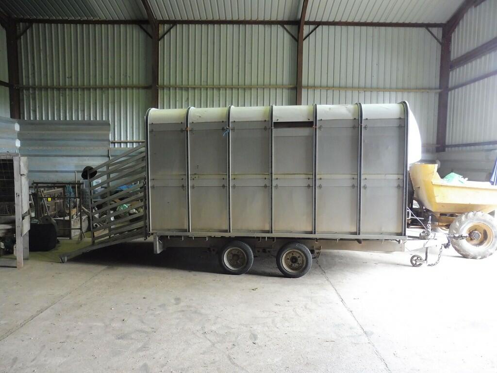 P1070367 - Lot 19...
