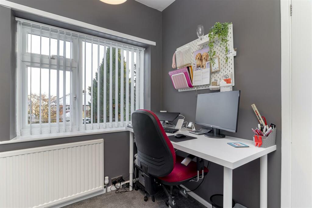 Bedroom 3 - Office.jpg