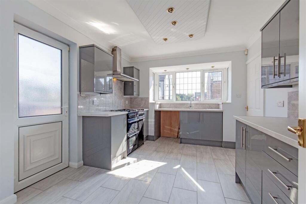 Superb Re-Fitted Kitchen