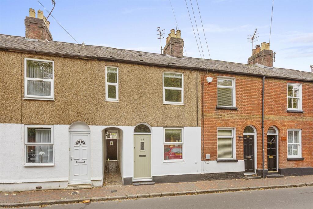 38 Temple End, HP13 5DS-14.jpg