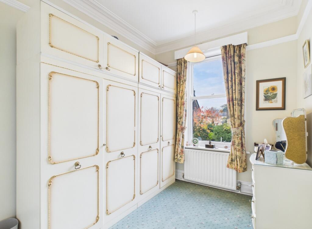 CAM04233G0-PR0042-STILL014