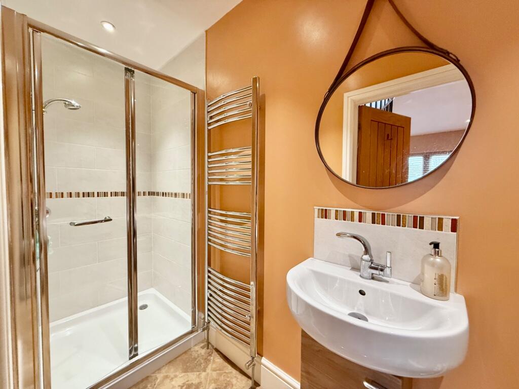 Annexe Shower Room