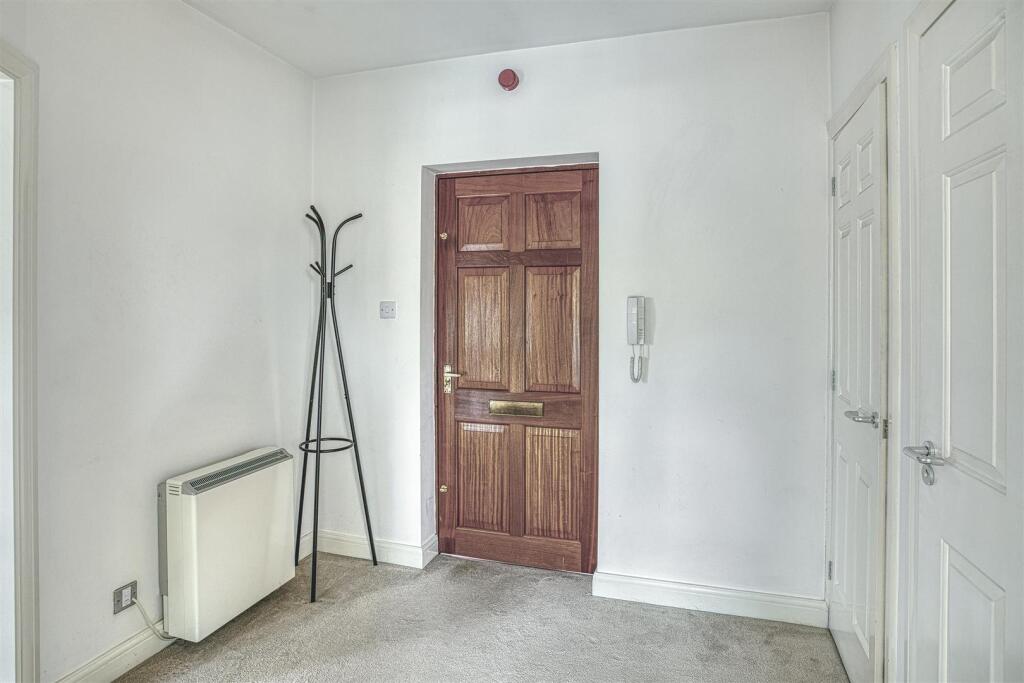 Hallway.jpg