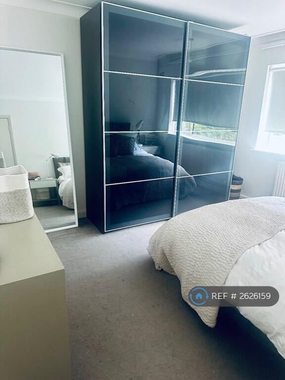 Master Bedroom - Large Double