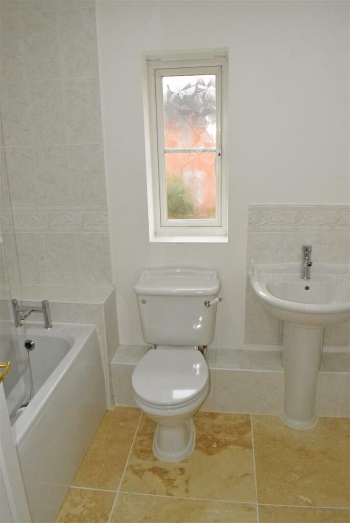 37 Bathroom.jpg