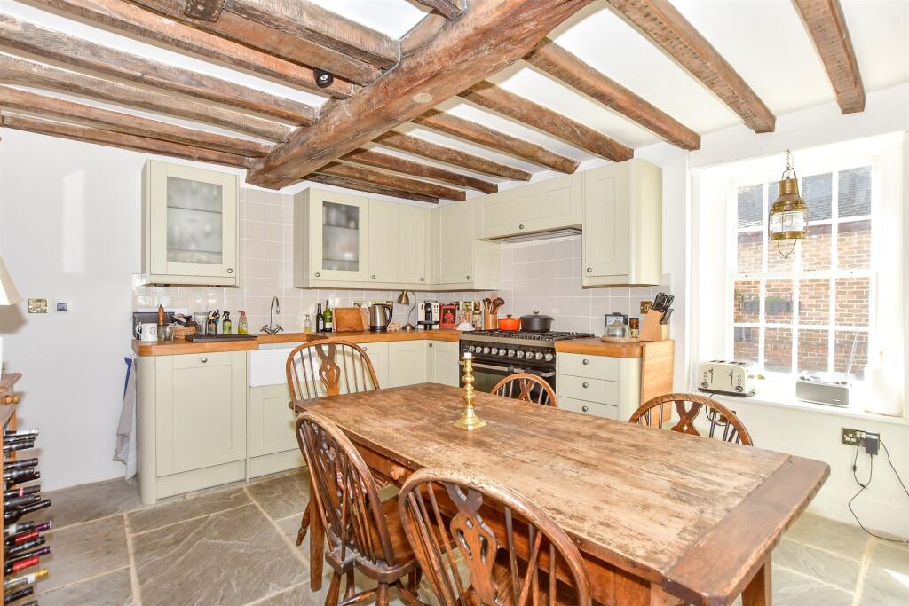 Kitchen/ Breakfast Room