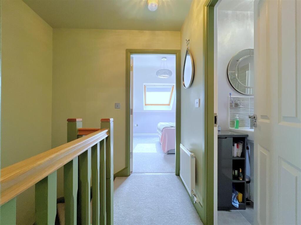 2nd floor landing.jpg