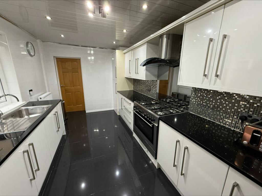 Fitted Kitchen