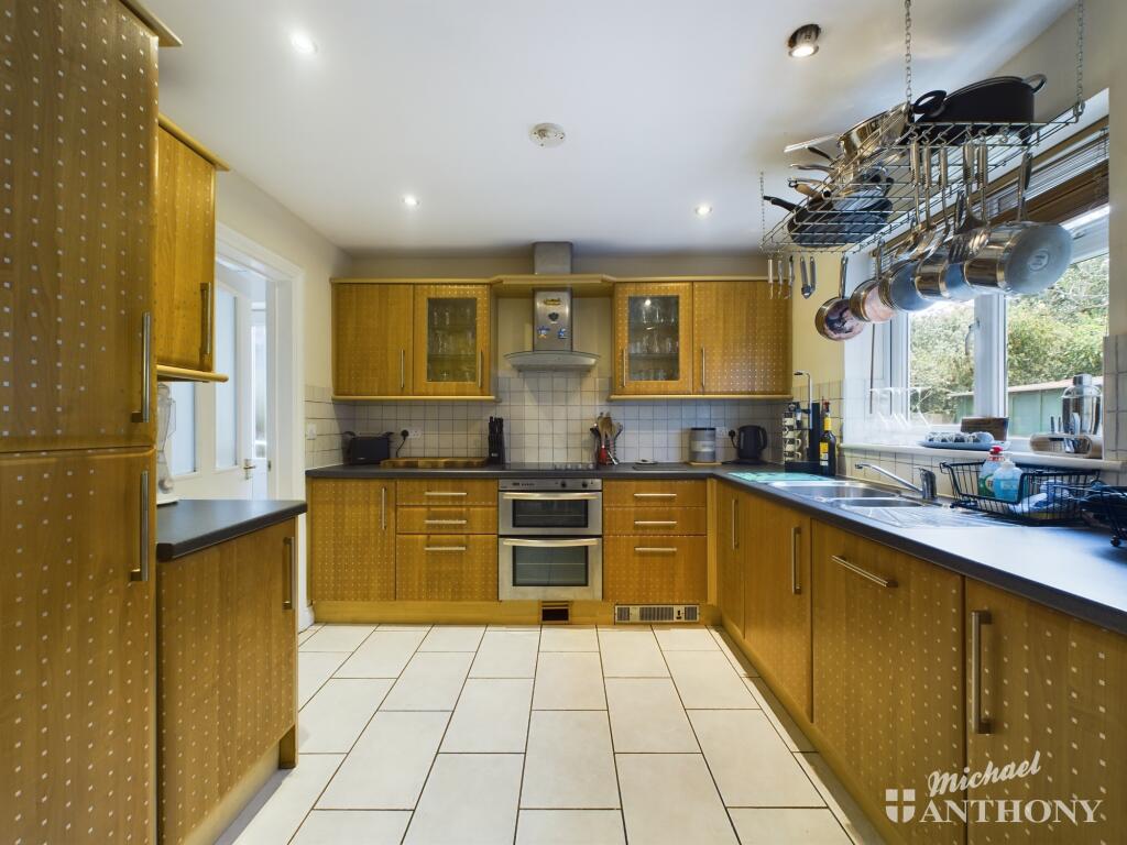 CAM02773G0-PR0209-STILL012