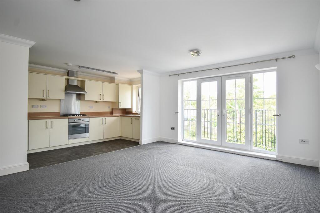 Living room &amp; kitchen