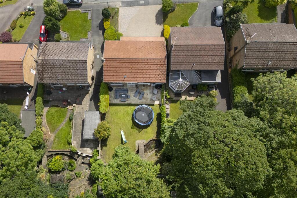 Bramleys Estate Agents - Cheviot Way - Mirfield (6