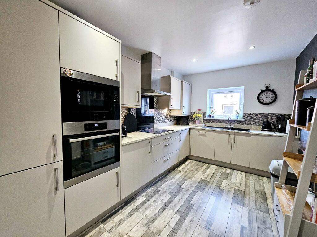 6472560d-8f25-49b5-810d-32329187addb