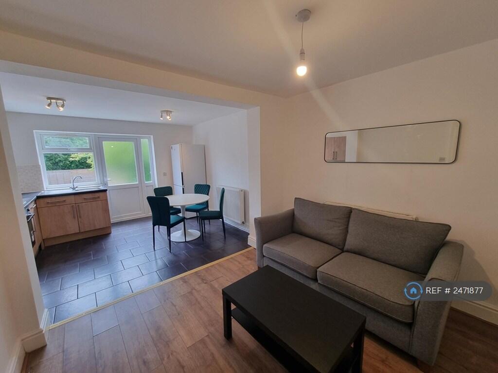 Living Room And Kitchen 