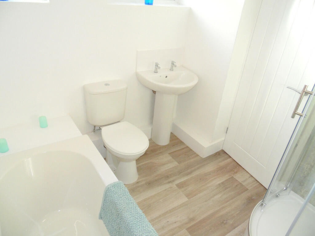 BATH/SHOWER ROOM